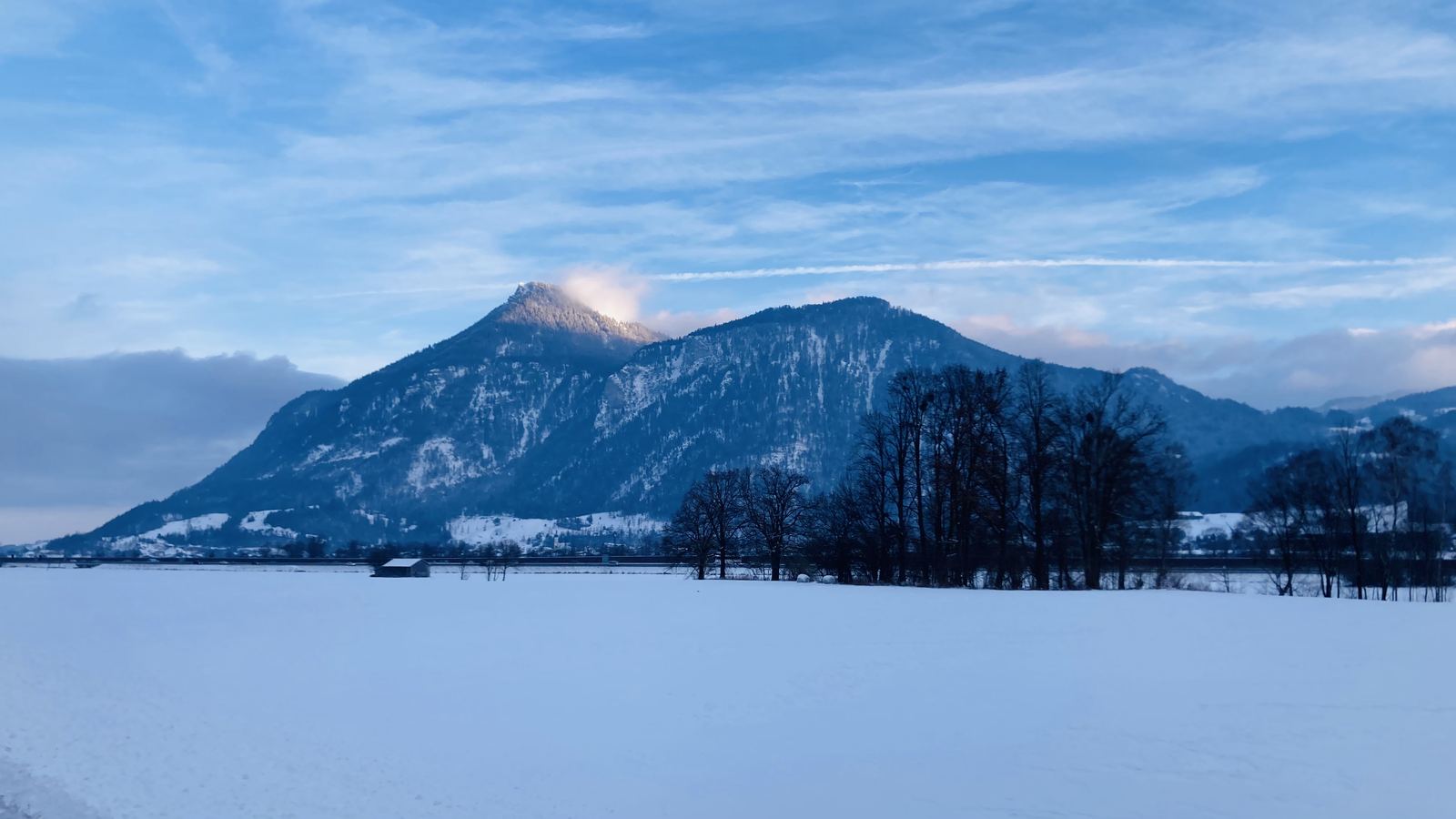 Winterliche Bergkulisse